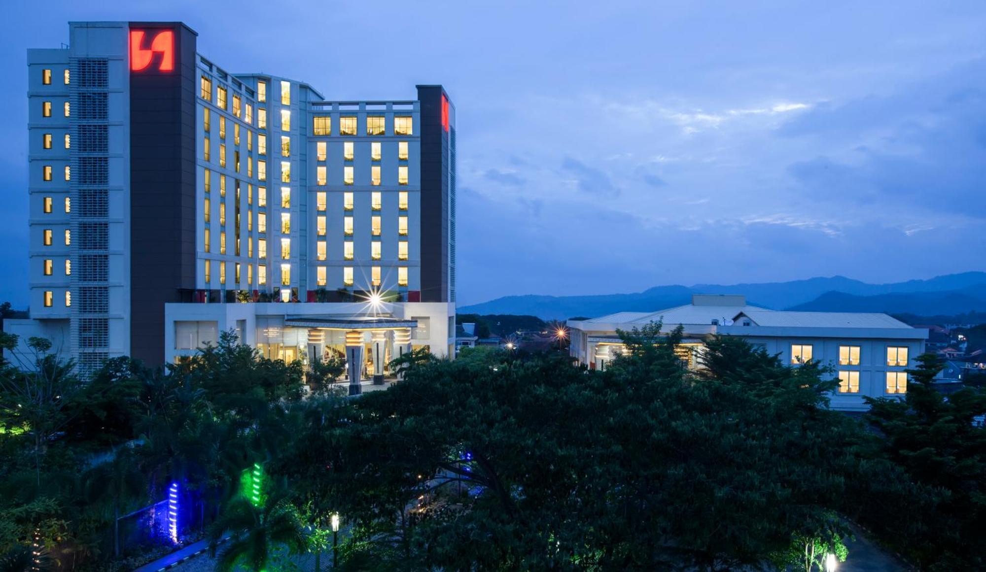สวิส-เบลโฮเต็ล ลัมปุง Hotel บันดาร์ ลัมปุง ภายนอก รูปภาพ